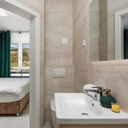 Armani With Heating Pool Villa *