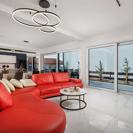 Armani With Heating Pool Villa