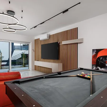 Villa Armani With Heating Pool