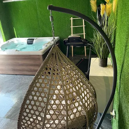 Armani With Heating Pool Villa
